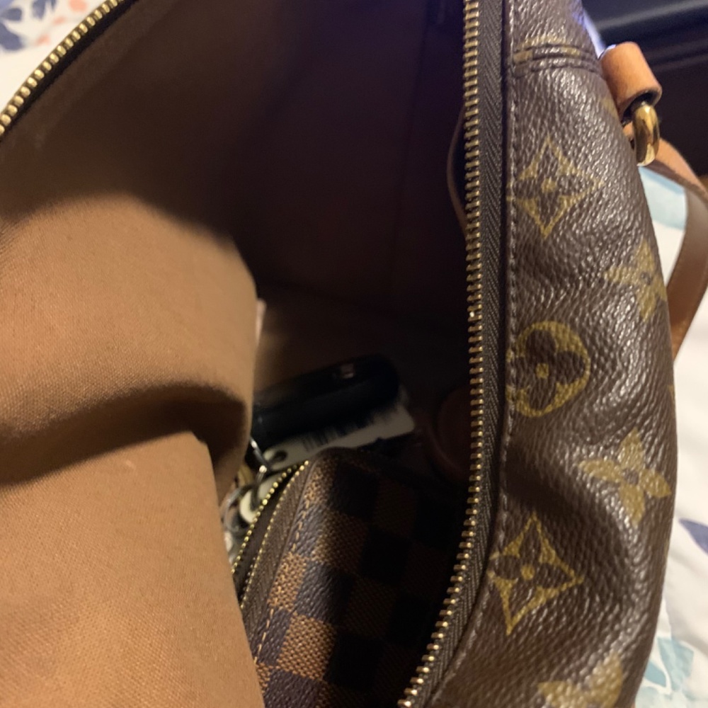 Authentic Lv - image 3